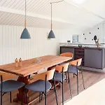 بيت للعطل Stunning In Aakirkeby With Wifi Åkirkeby