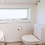 بيت للعطل Stunning In Aakirkeby With Wifi *