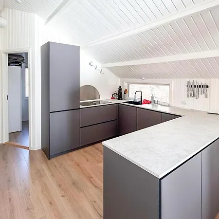 Stunning In Aakirkeby With Wifi بيت للعطل Åkirkeby